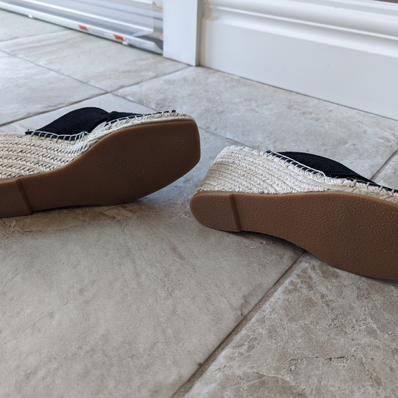 Brand new Banana Republic Wedge Platform Shoes - Picture 2 of 4